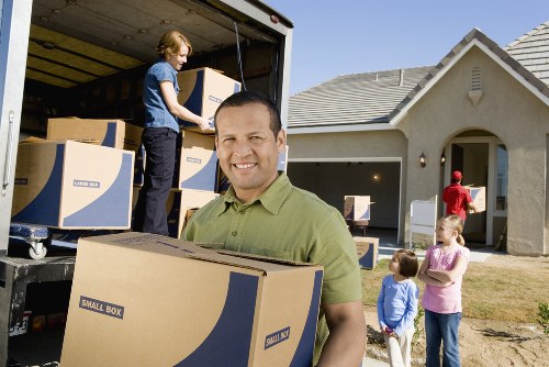 Professional man with van Collierswood move with loading support